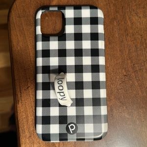 Loopy Case iPhone 11 - black and white buffalo plaid